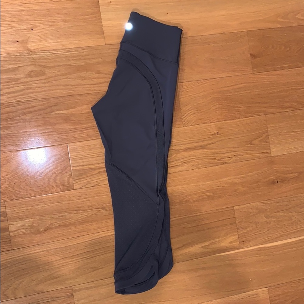 lululemon grey capri leggings w/ mesh panel